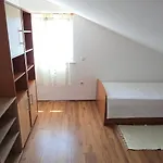 Castelana Apartment