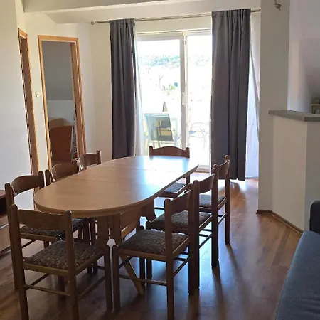 Castelana Apartament *