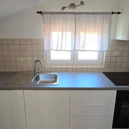 Castelana Апартаменты *