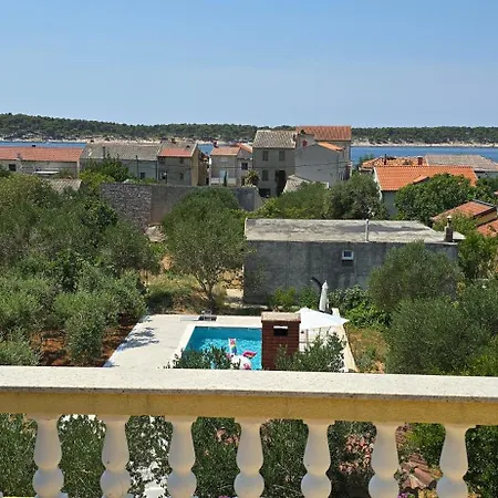 Castelana Апартаменты *