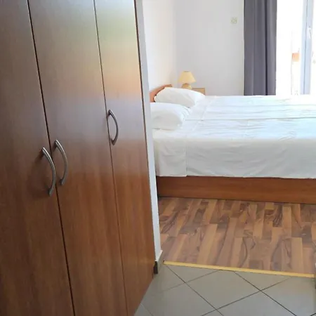 Apartman Castelana *