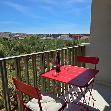 Castelana Апартаменты *