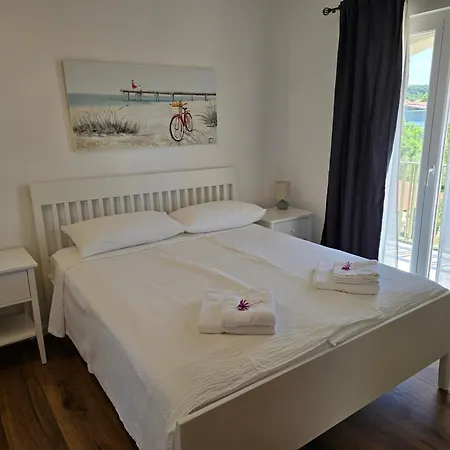 Castelana Апартаменты *