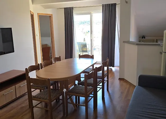 Castelana Apartament *