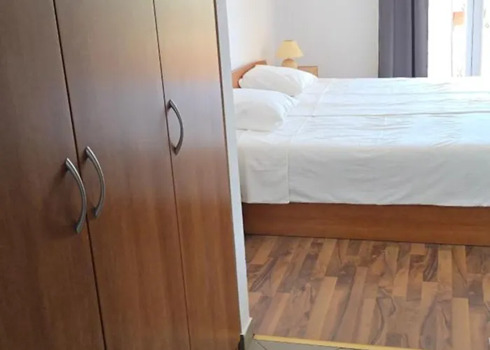 Apartman Castelana *
