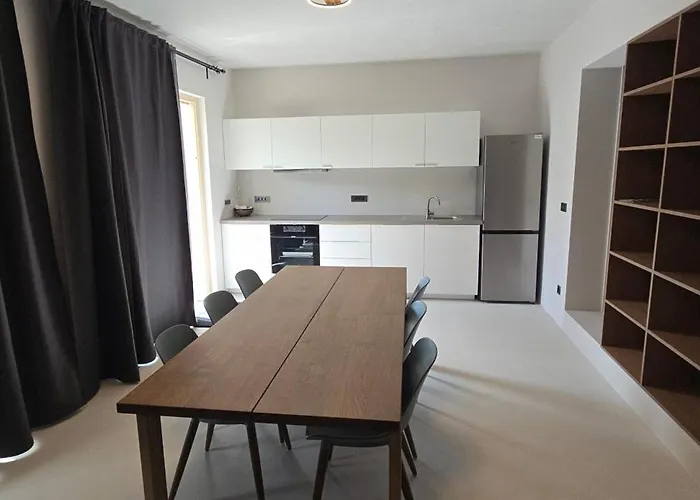 Castelana Apartament Barbat na Rabu